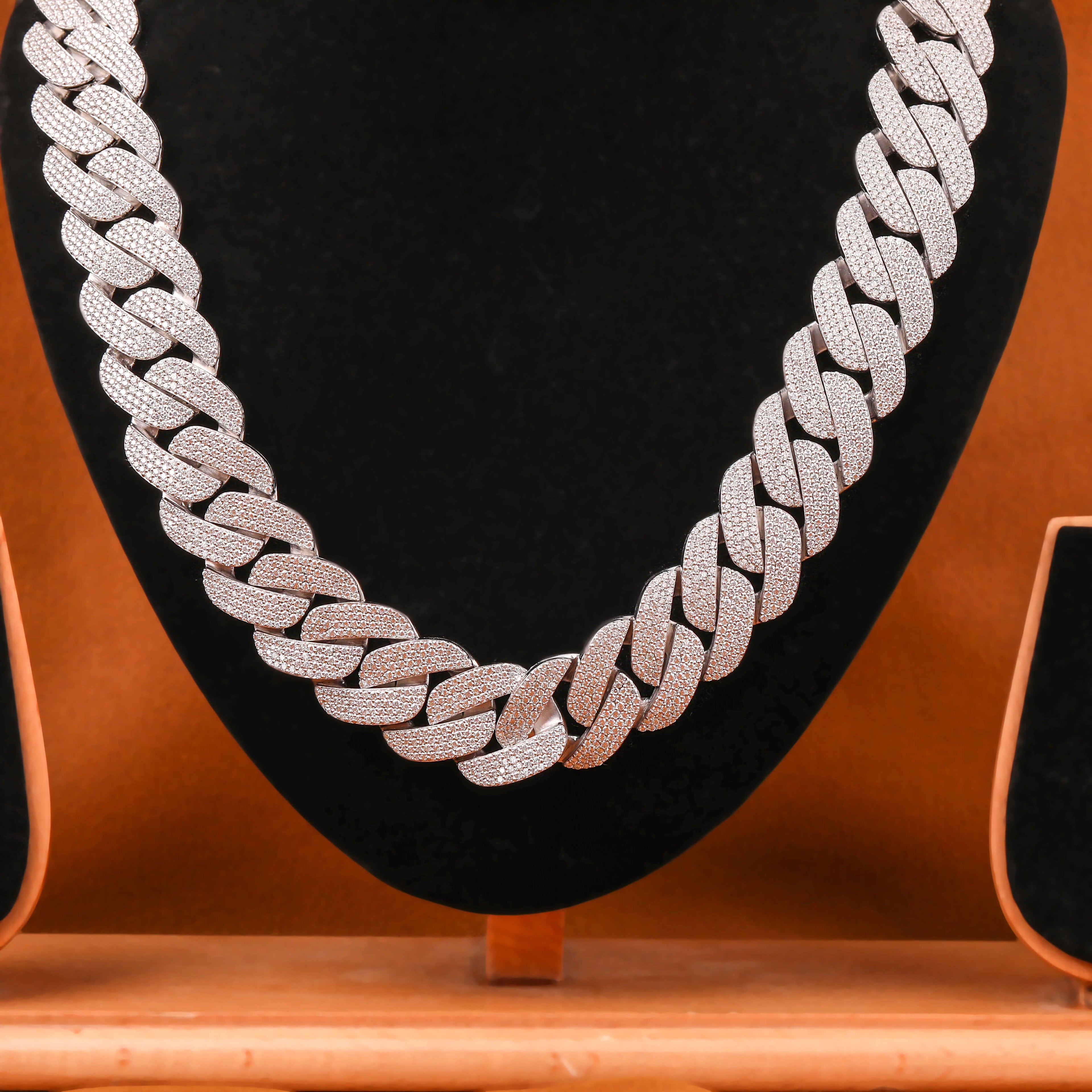 Lab Grown Diamond Flower Minimalist Necklace